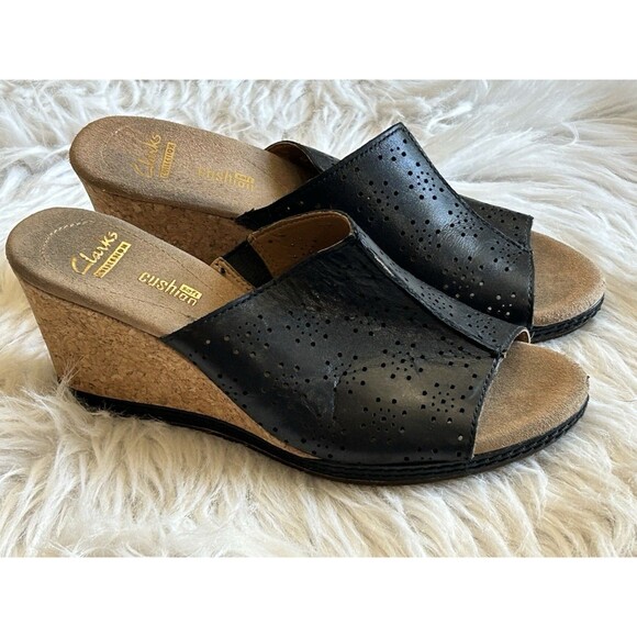 Clarks Collection Women's Size 7 Black Leather Perforated Sandals - Picture 1 of 9